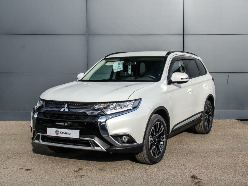 Митсубиси Аутлендер 2022