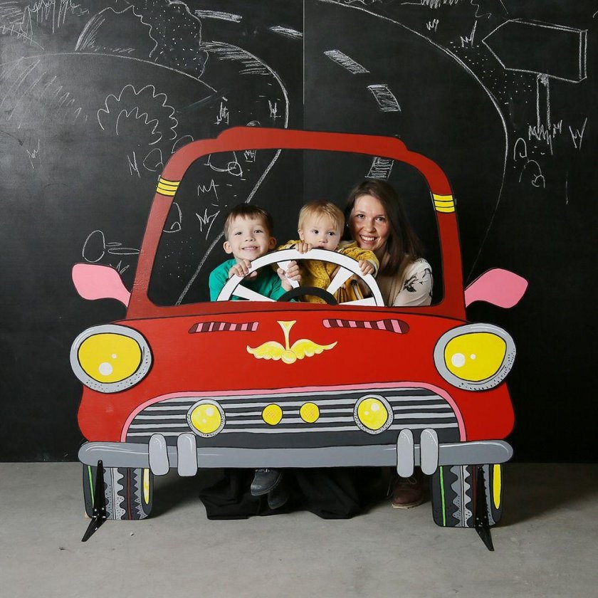 Машину для декорации детскую