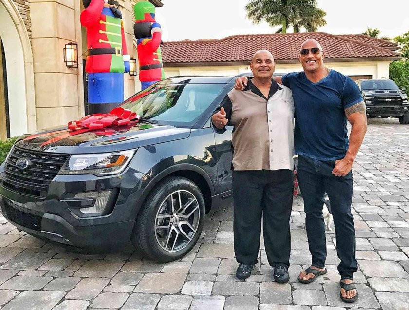 Машина Дуэйна Джонсона Форд