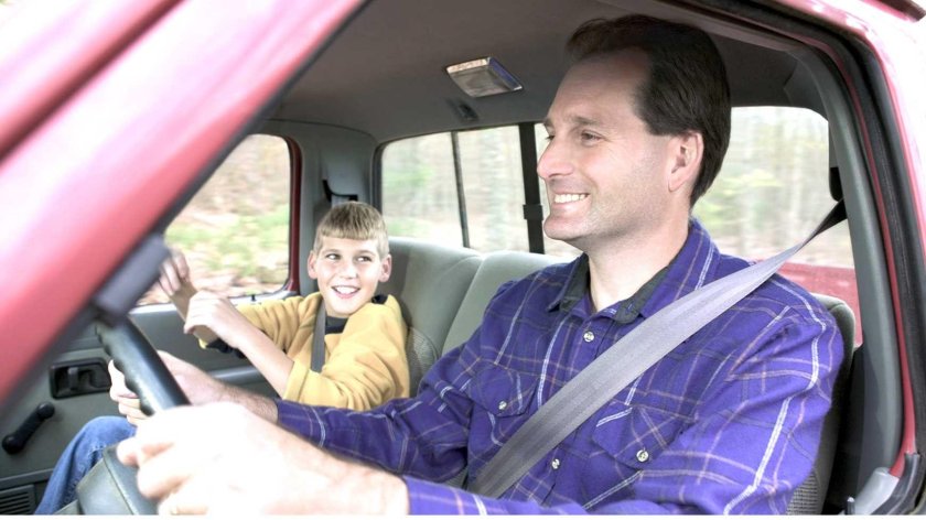 Отец за рулем
