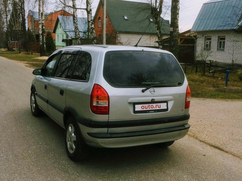 Opel zafira 2000