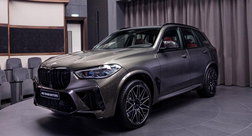 BMW x5m 2020 черный