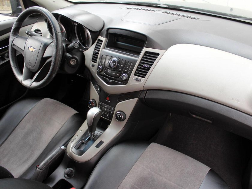 Шевроле Круз 2012 1.6