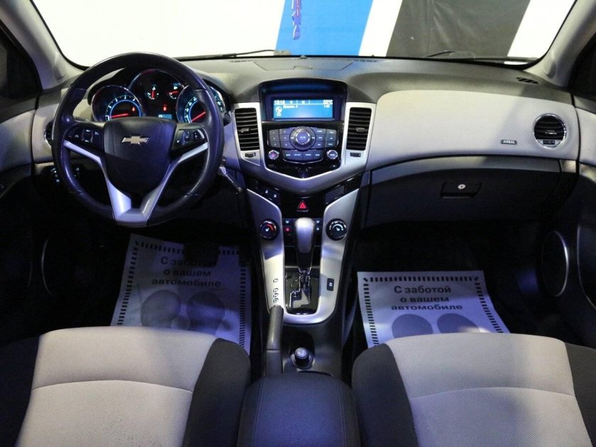 Chevrolet Cruze 2011 1.8 механика