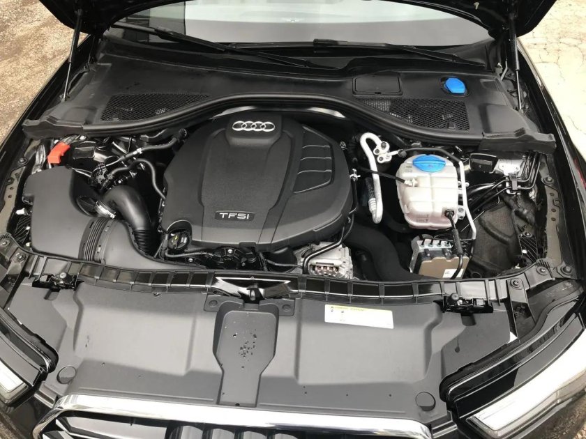 Q5 2.0 TFSI подкапотное