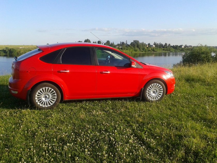 Ford Focus 2011 Red