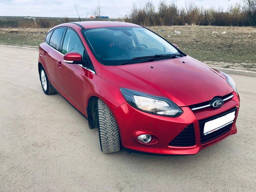 Форд фокус красный