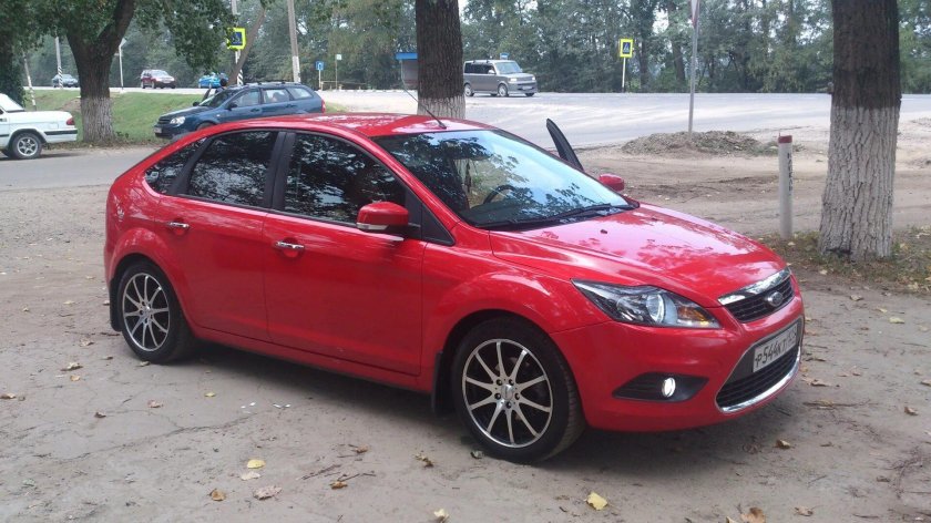 Форд фокус 2 хэтчбек красный