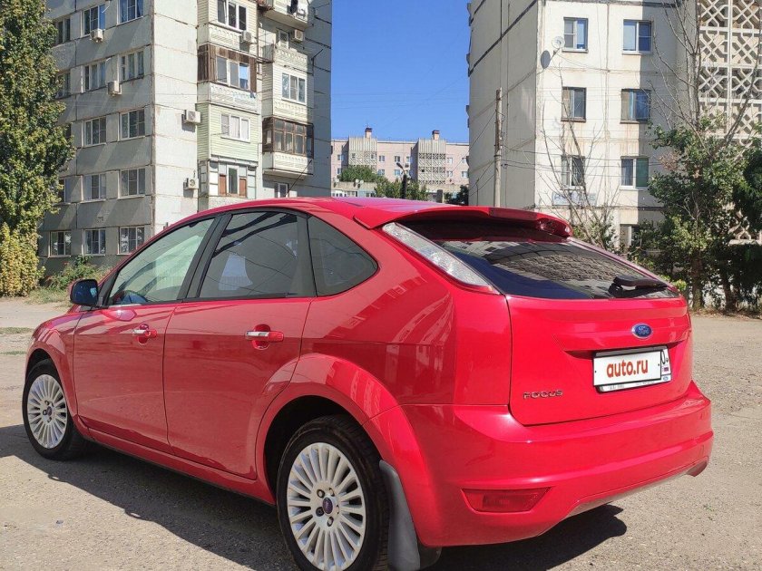 Форд фокус 2 хэтчбек красный