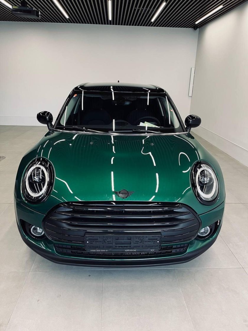 Авто в цвете British Racing Green