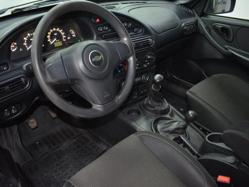 Нива шевроле 1 поколение салон