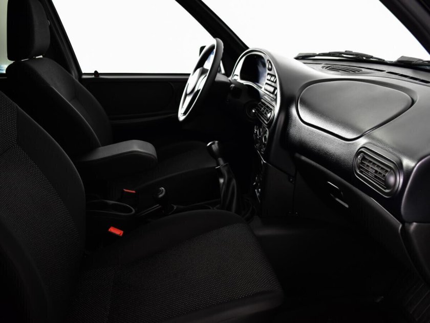 Niva Travel Black Edition