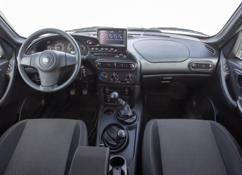 Нива тревал 2022 салон