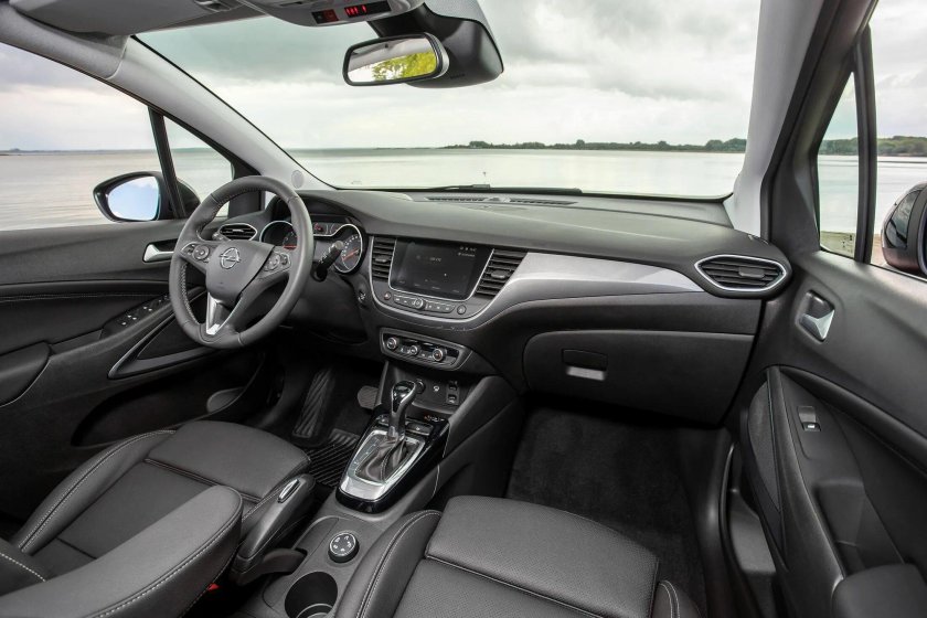 Кроссовер Opel Crossland