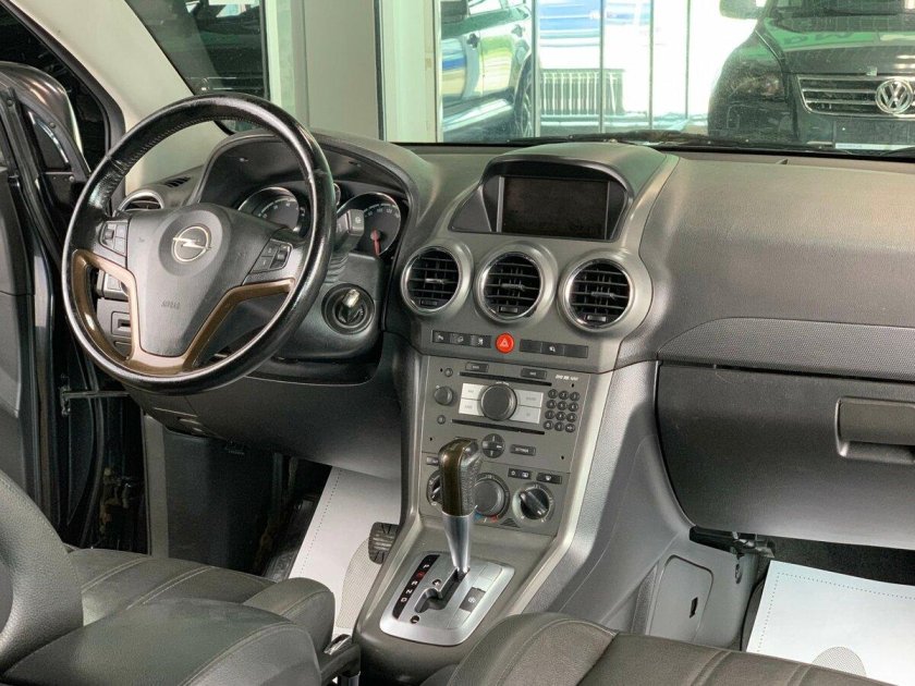 Опель Антара 3.2 салон