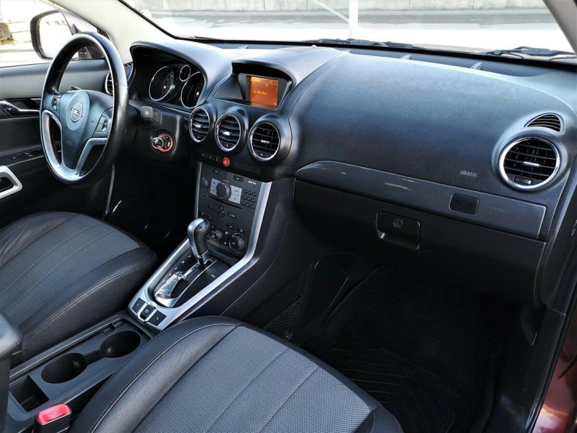 Opel Antara 2.4 салон