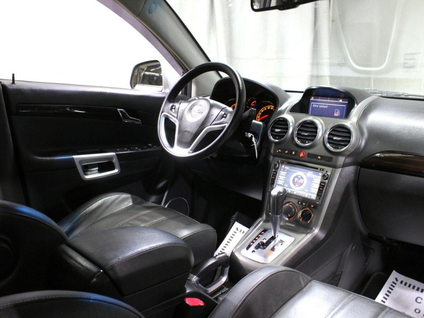 Opel Antara 2.4 салон