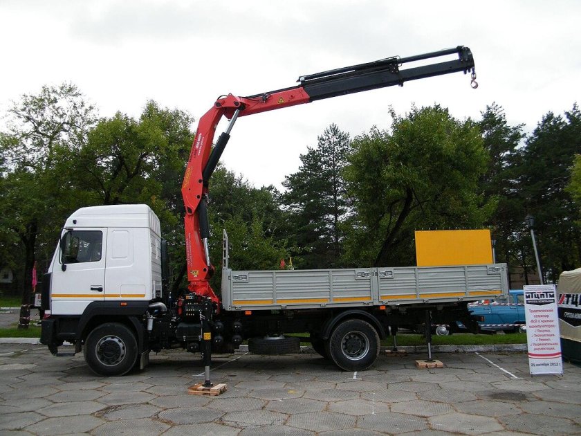 МАЗ 5340 манипулятор