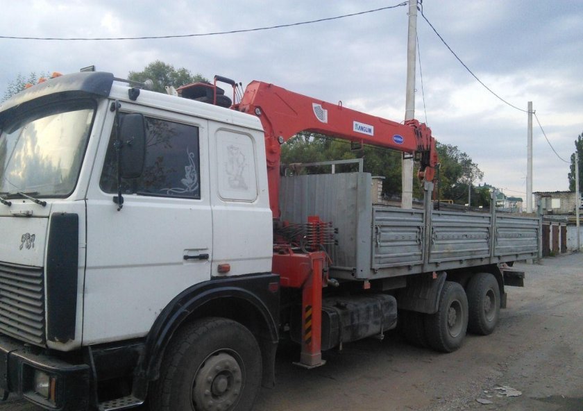 МАЗ 5336 бортовой манипулятор