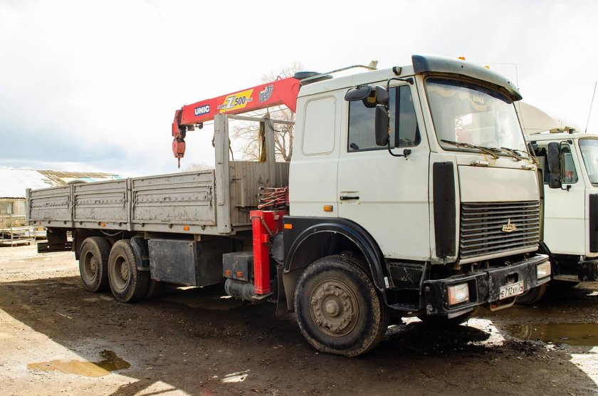 МАЗ 6303 манипулятор