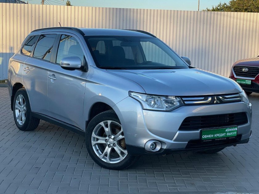 Мицубиси аутлендер 3 серебристый