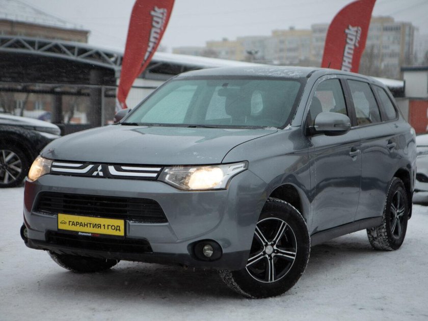 Mitsubishi outlander 2013 года