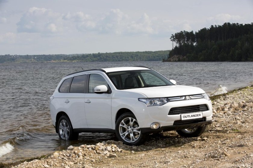Mitsubishi Outlander III