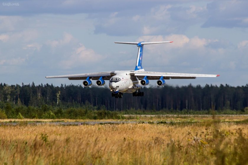 Самолёт ил 76 военно транспортный