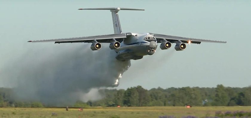 Самолёт ил-76 МЧС