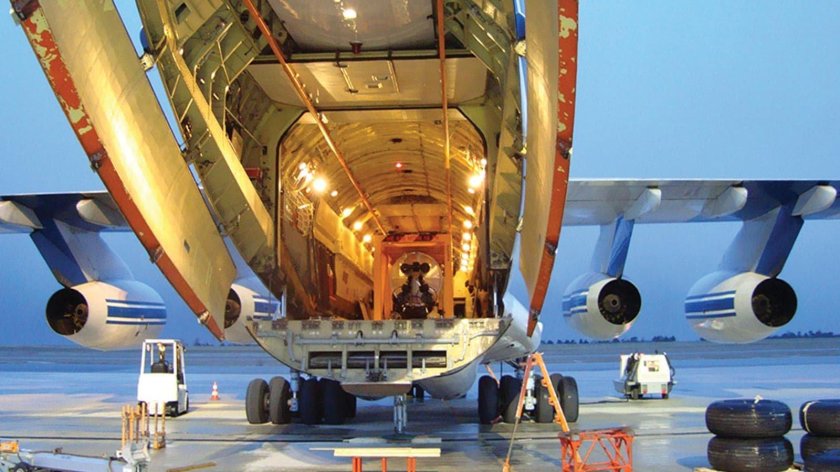 Ил-76 грузовой отсек