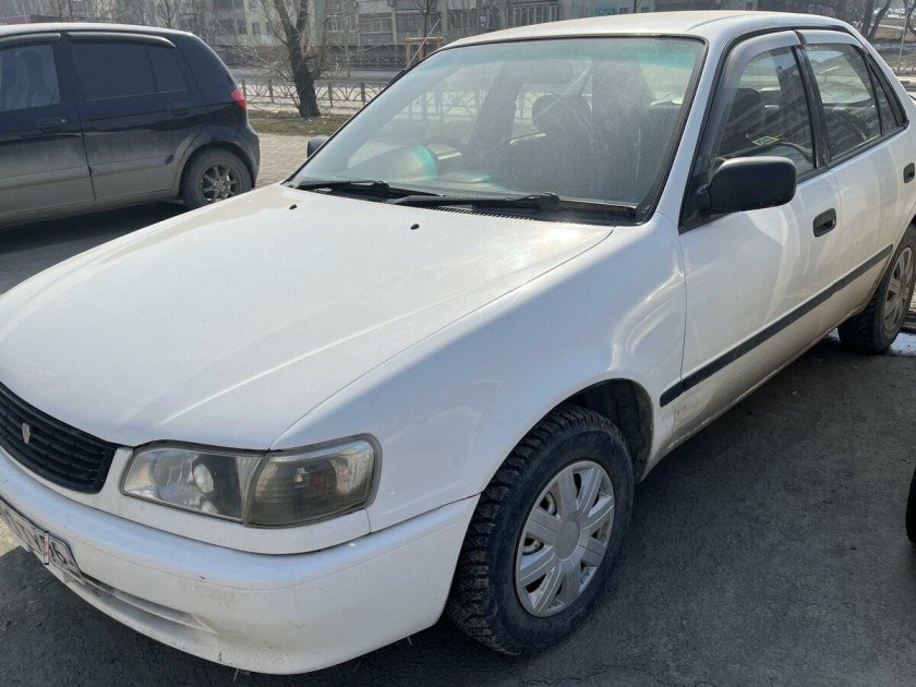 Тойота Королла 1999 года правый руль