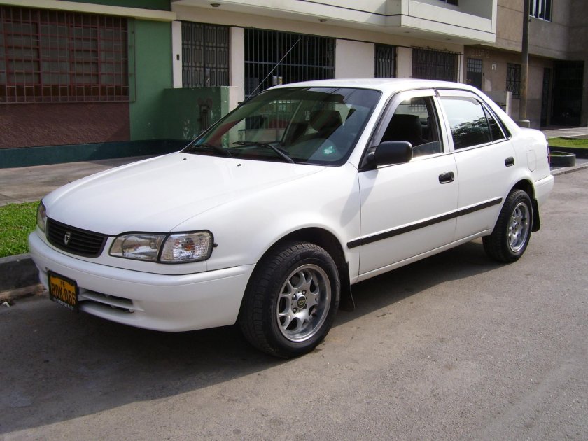 Тойота Королла 1999г