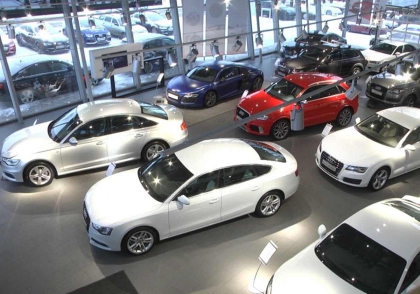 Много автомобилей