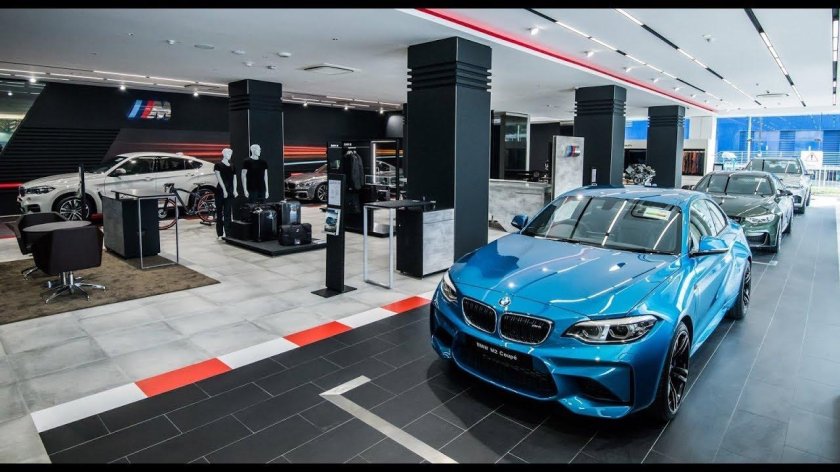 M5 BMW Showroom
