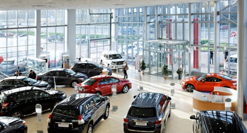 Автосалон внутри