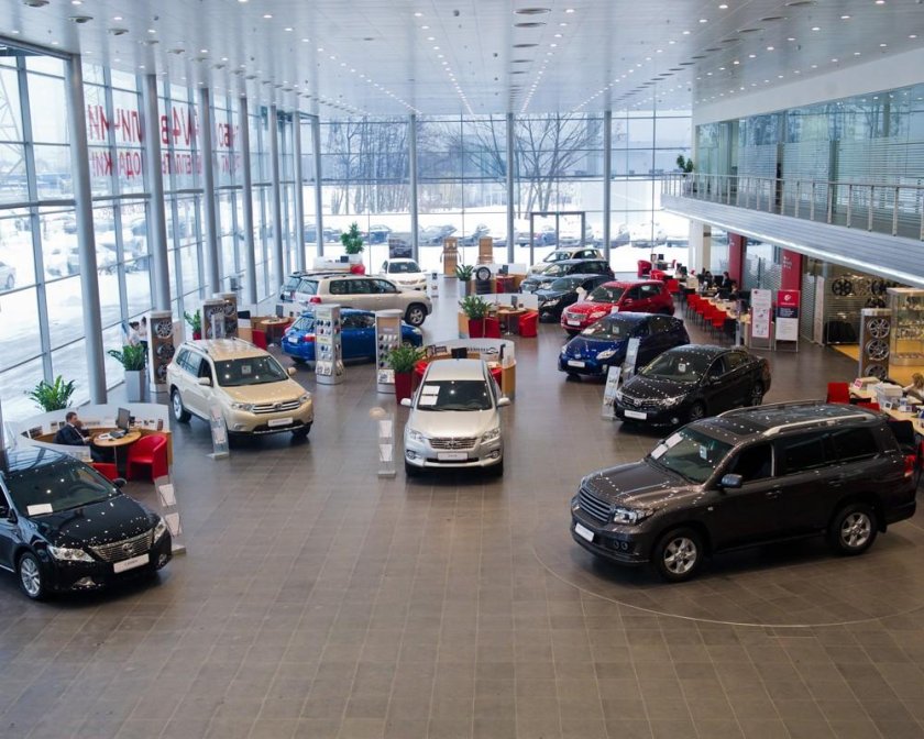 Маленький автосалон