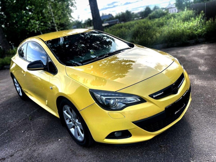 Опель астра gtc 2013