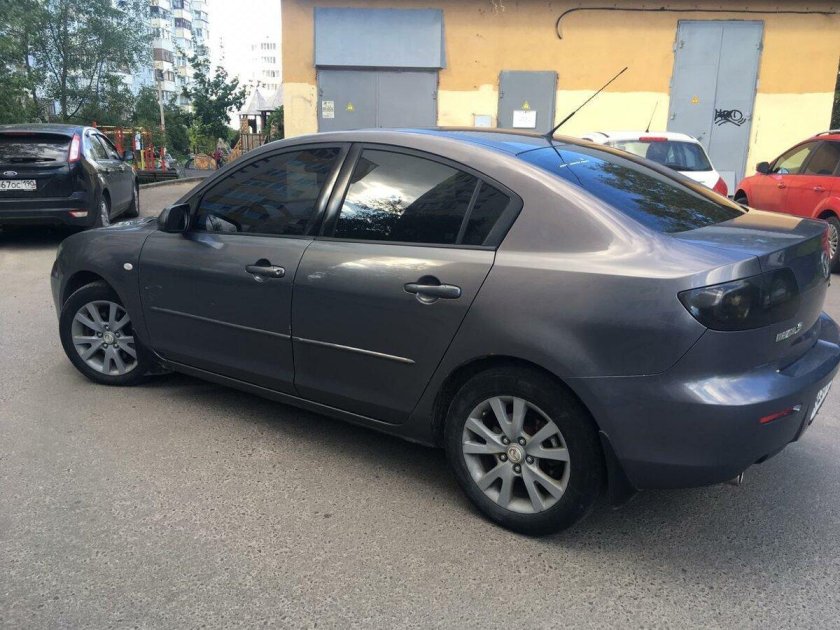 Мазда 3 2007 серая седан