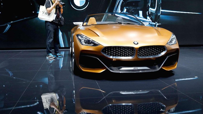 Автосалон будущего