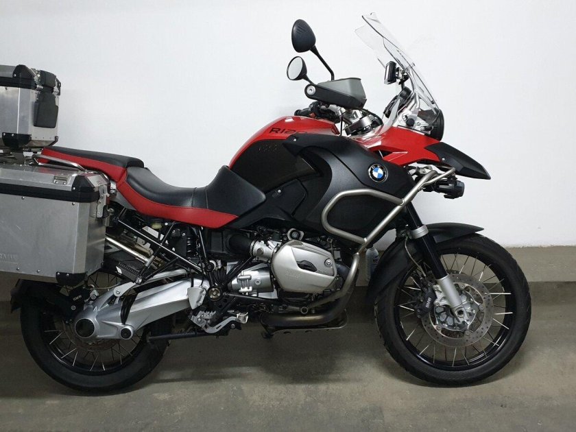 BMW r1200gs красный