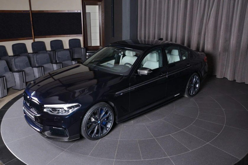 BMW 5 g30 Black Carbon