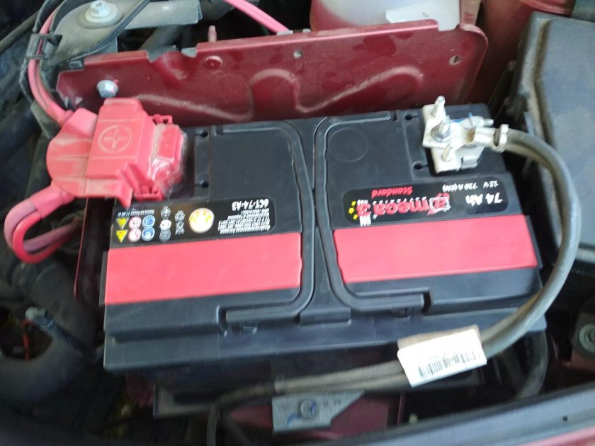 Renault Logan 1 клеммы АКБ