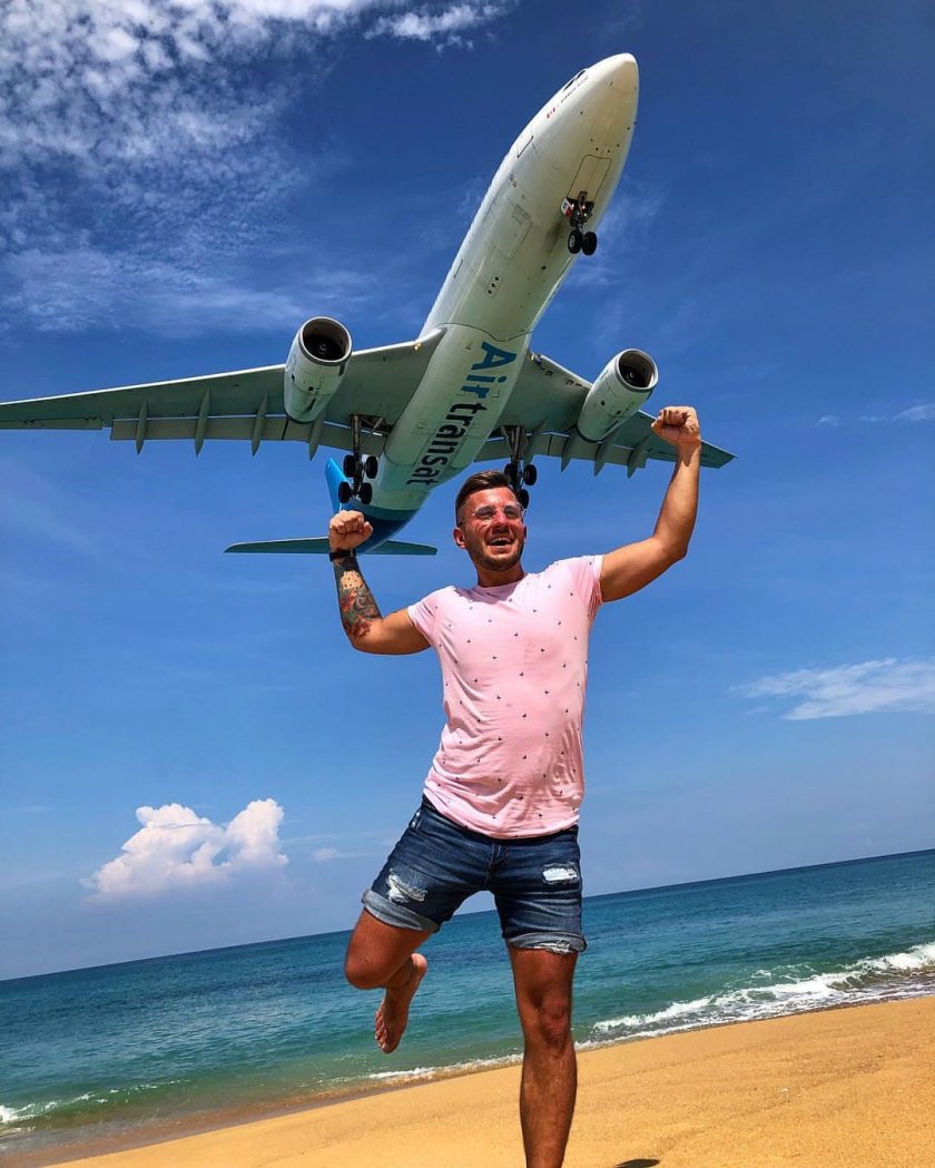 Пляж с самолетами