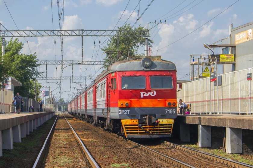 Электропоезд эр 2