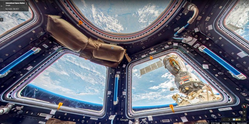 Иллюминатор МКС изнутри