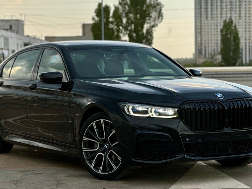 Бмв 7 серии 2021