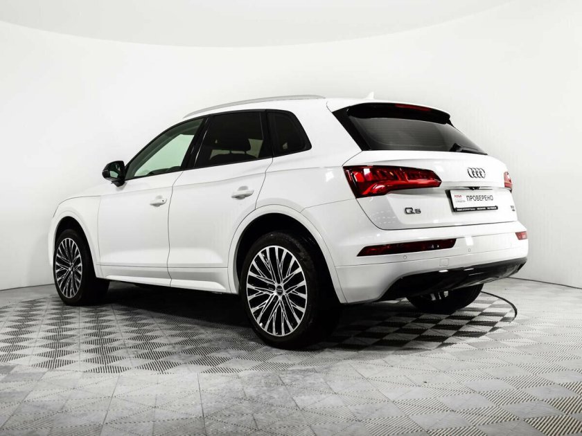 Фольксваген Туарег 2019 белый