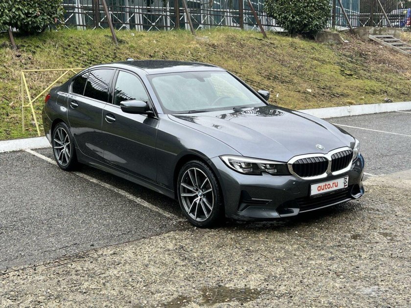 БМВ 318 2019