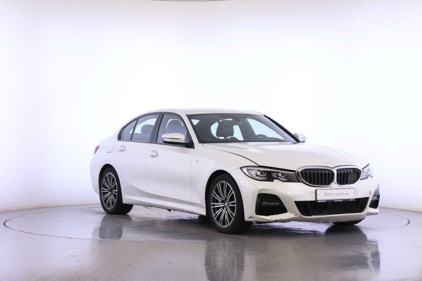 Машина БМВ белая