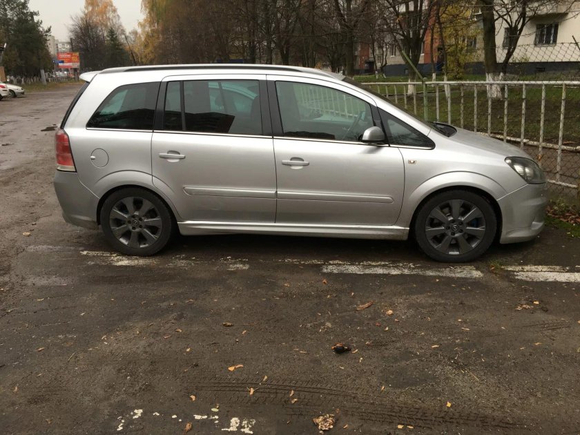 Opel Zafira b r17